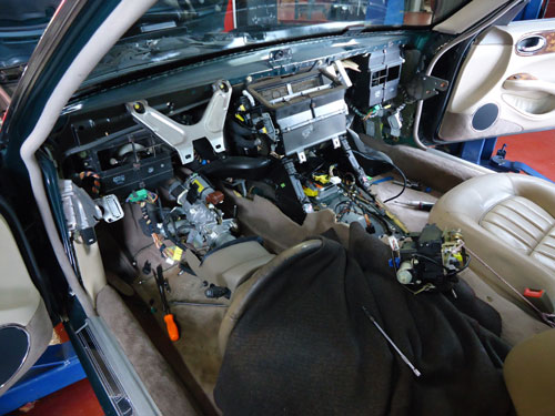 Jaguar XJ8 serviced at European Car Performance